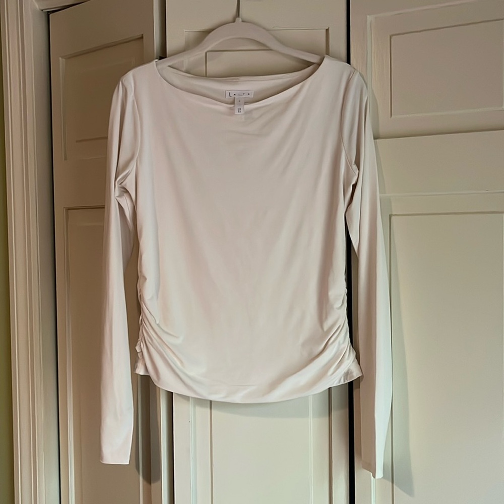 Women’s white top size large cinch at the waist